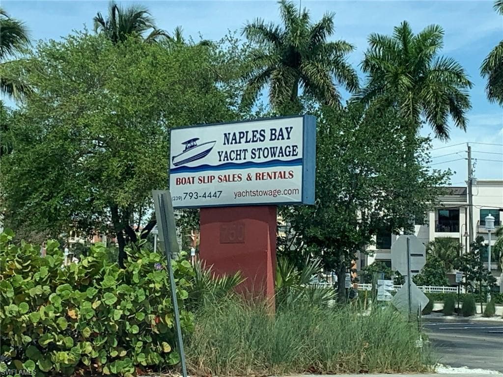 750 River Point DR NAPLES, FL 34102