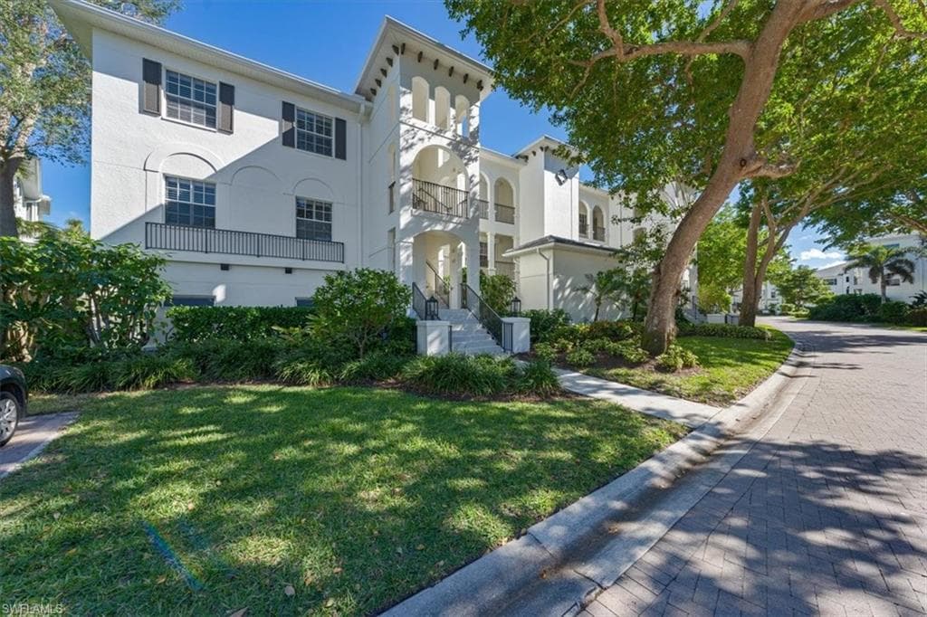 750 Bentwater CIR 7-201 NAPLES, FL 34108