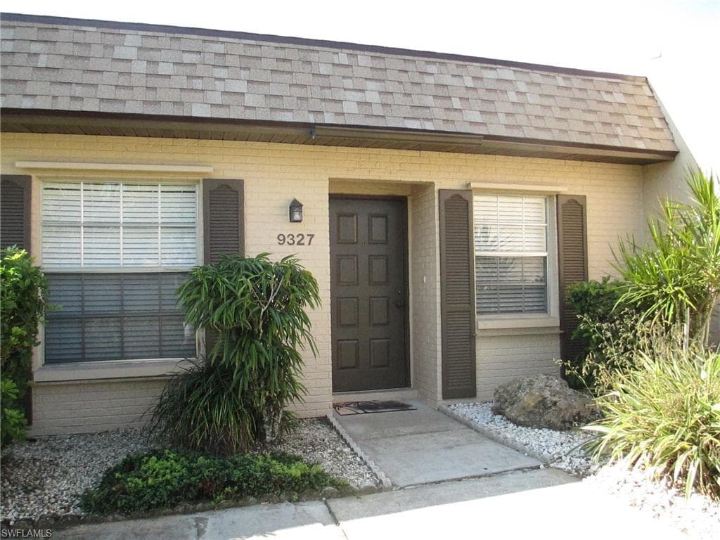 9327 Lennex LN FORT MYERS, FL 33919