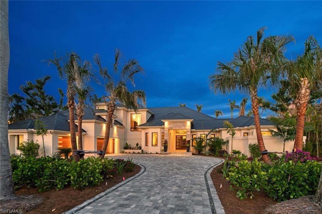 2564 Wulfert RD SANIBEL, FL 33957