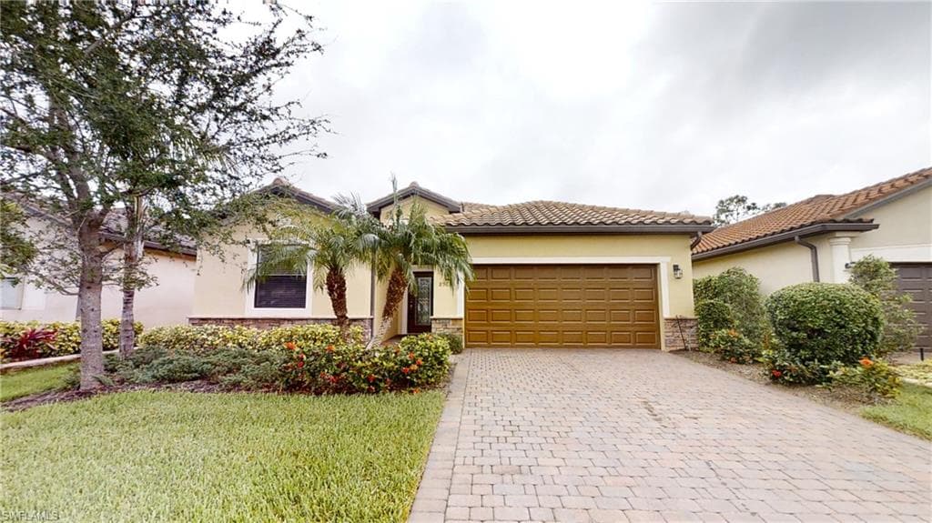 8963 Water Tupelo RD FORT MYERS, FL 33912