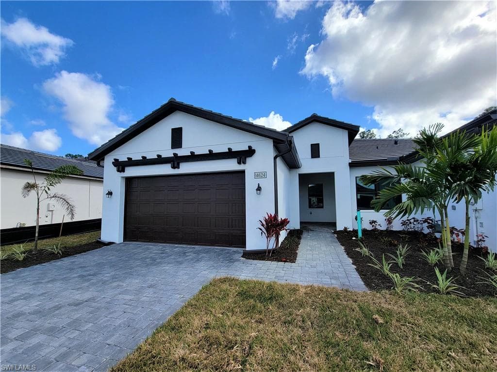 14624 Kingfisher LOOP NAPLES, FL 34120