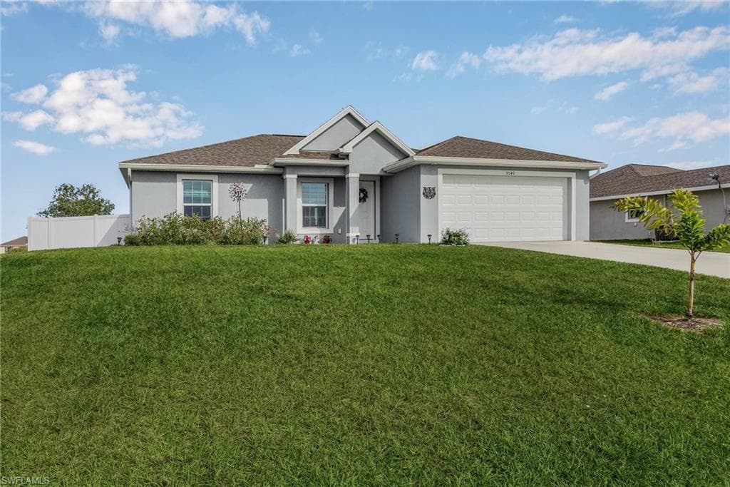 9040 E Broad CIR LABELLE, FL 33935
