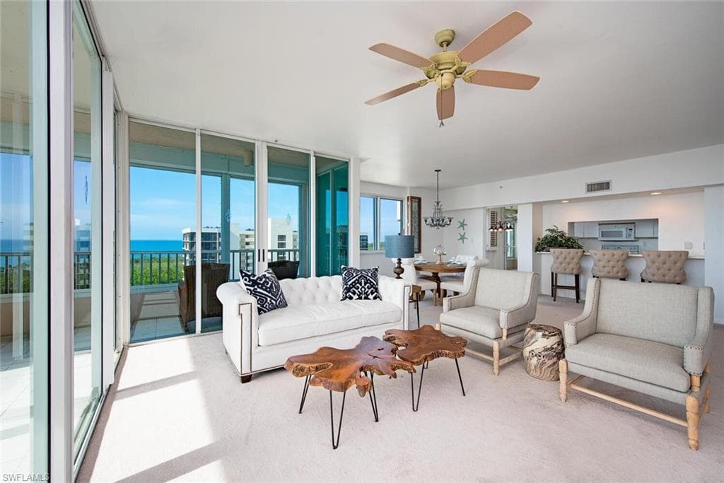 21 Bluebill AVE 1104 NAPLES, FL 34108