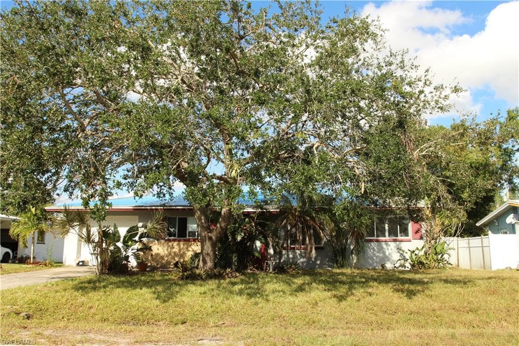 714 May AVE NORTH FORT MYERS, FL 33903