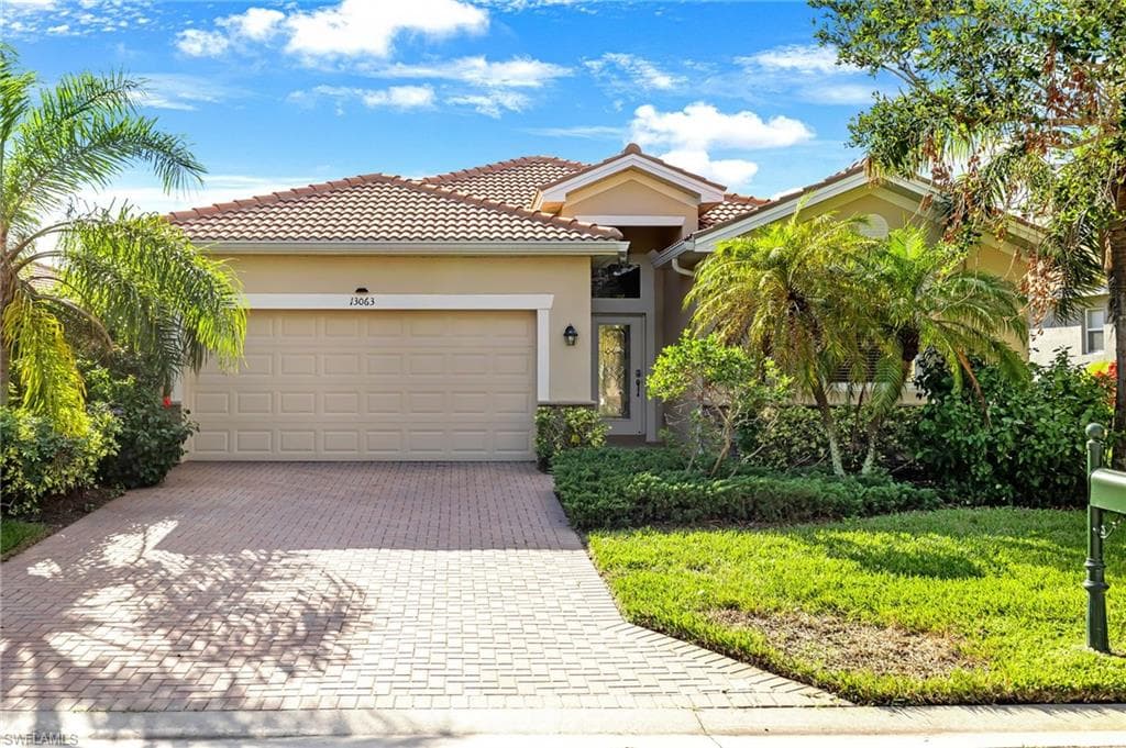 13063 Silver Thorn LOOP NORTH FORT MYERS, FL 33903