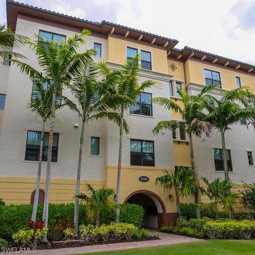 2769 Tiburon BLVD E 8-301 NAPLES, FL 34109