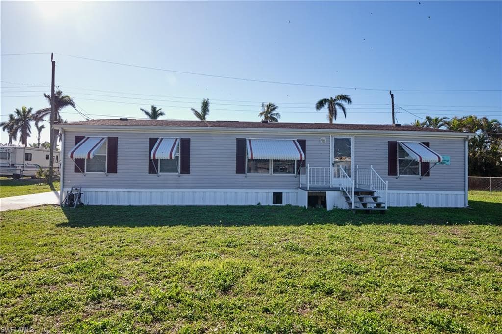 12141 Palm DR FORT MYERS, FL 33908