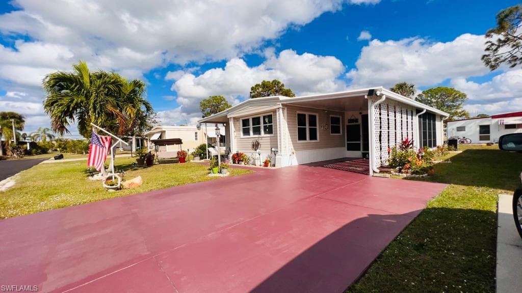 27561 Macke DR BONITA SPRINGS, FL 34135