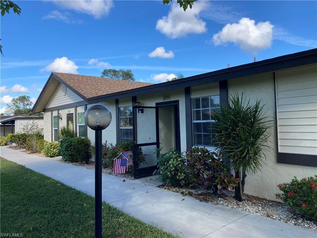 1055 Pine Isle LN 1055 NAPLES, FL 34112