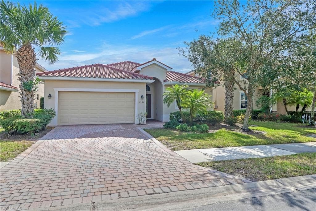 1998 Fairmont LN NAPLES, FL 34120