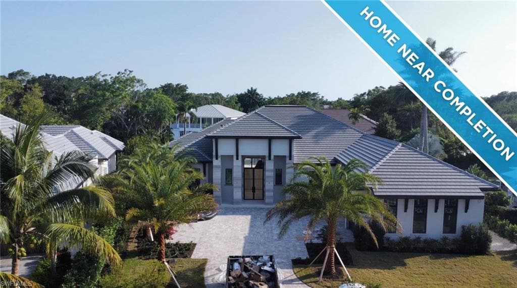560 Rudder RD NAPLES, FL 34102