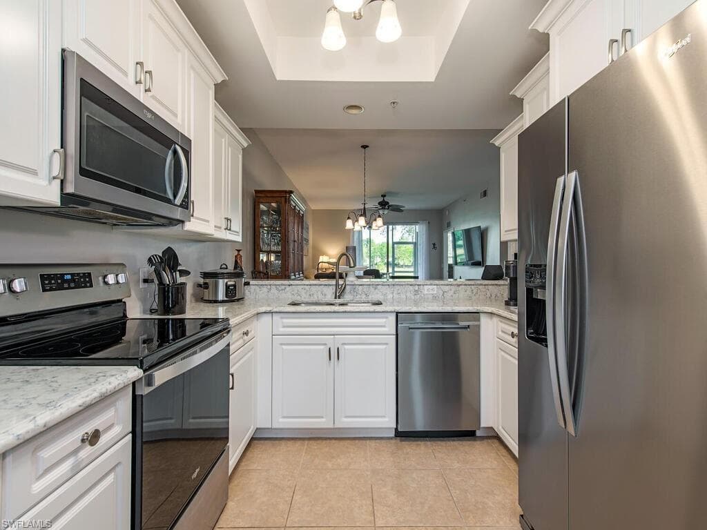 2860 Cypress Trace CIR 1813 NAPLES, FL 34119