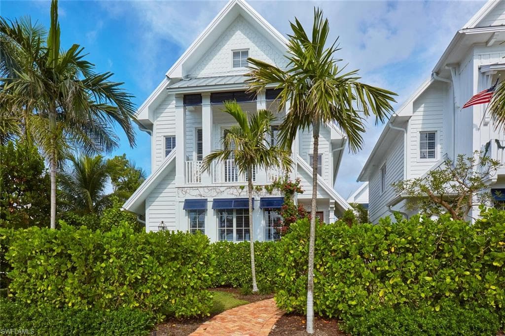 901 10th AVE S NAPLES, FL 34102