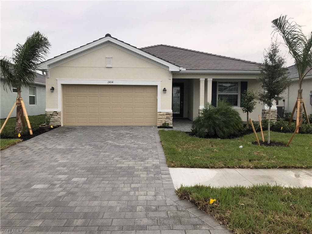 2434 Orchard ST NAPLES, FL 34120