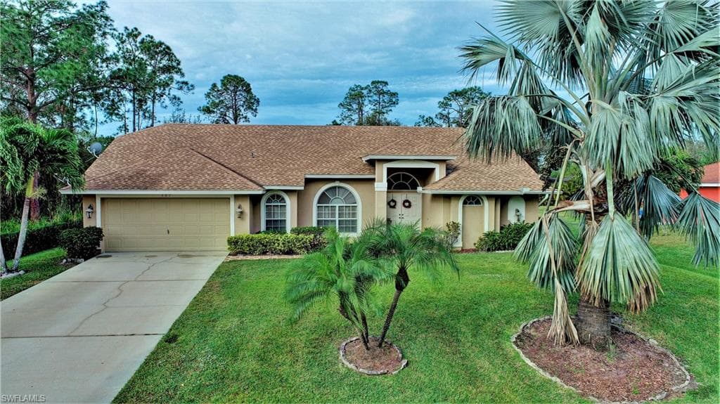 307 Columbus AVE LEHIGH ACRES, FL 33936