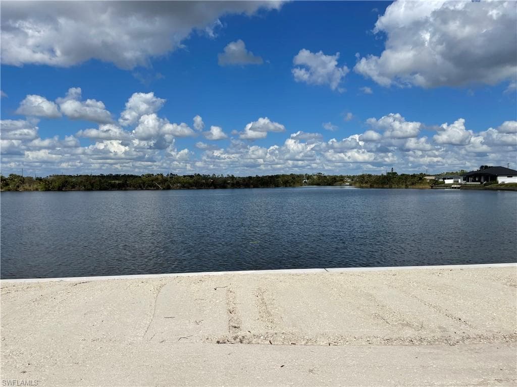 1203 NE 19th TER CAPE CORAL, FL 33909
