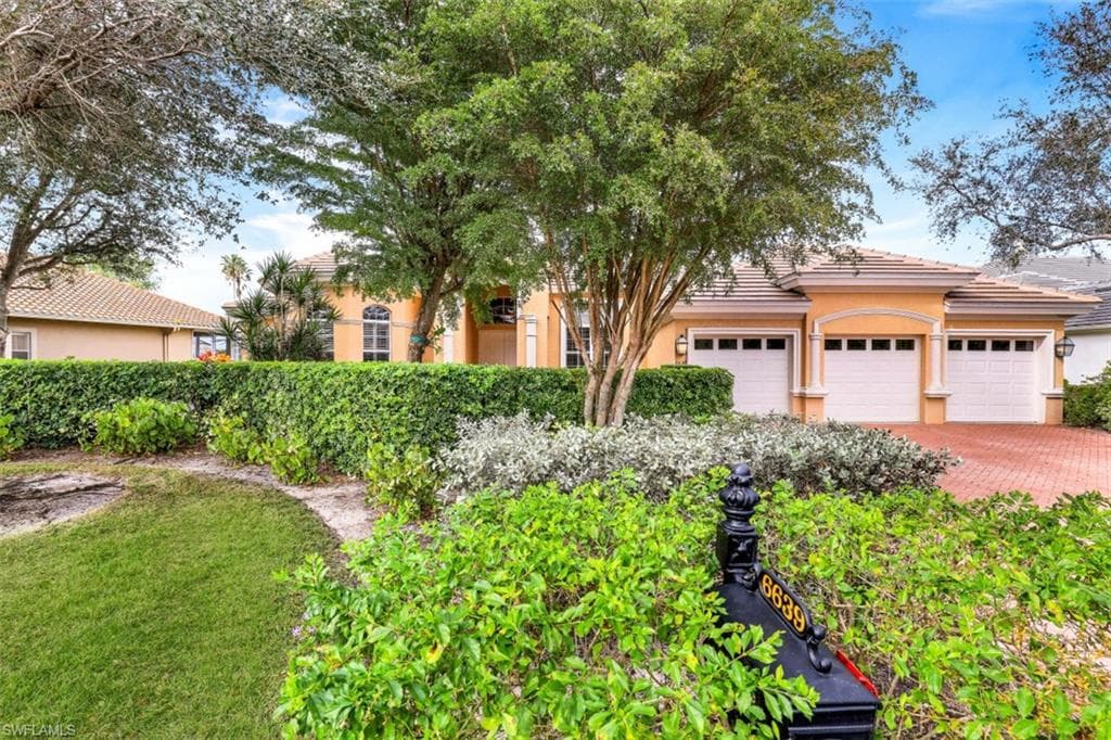 6639 Glen Arbor WAY NAPLES, FL 34119