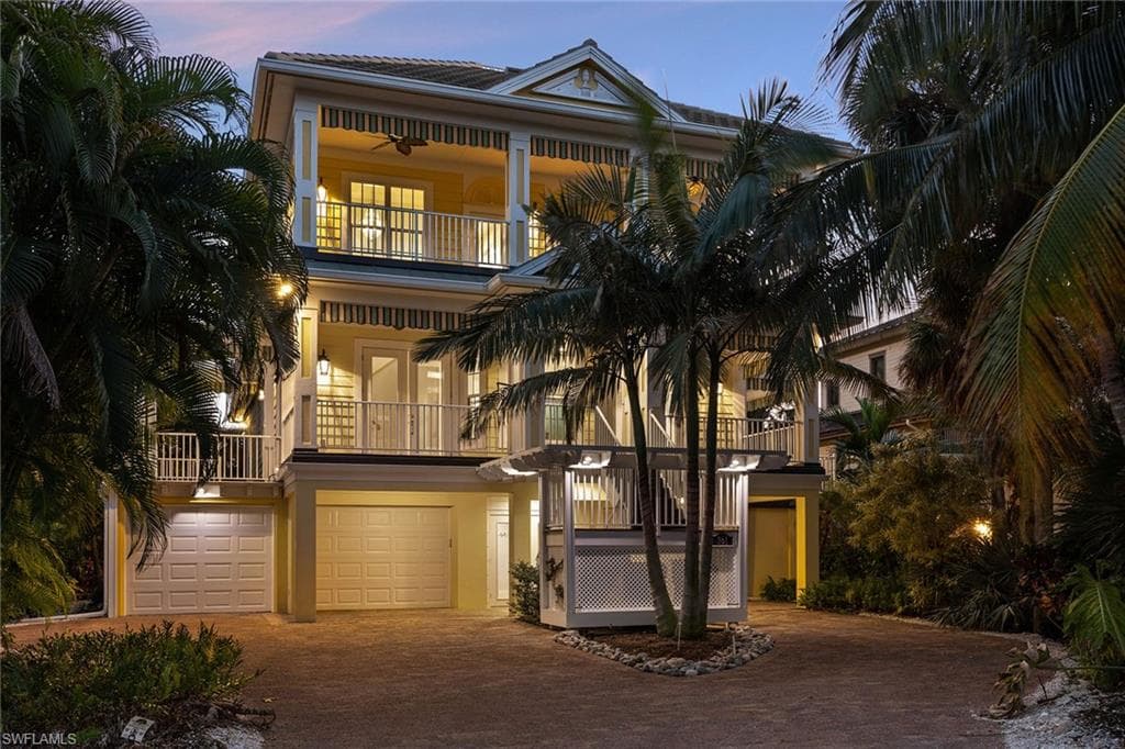 361 Periwinkle CT MARCO ISLAND, FL 34145