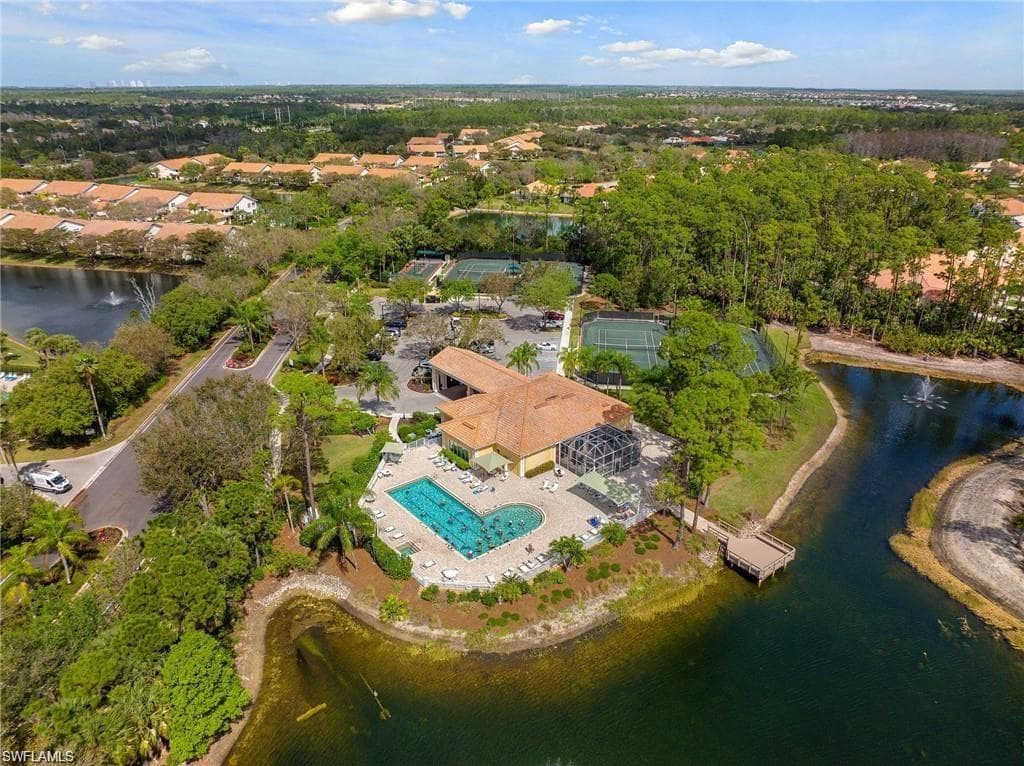 5250 Birmingham DR 202 NAPLES, FL 34110