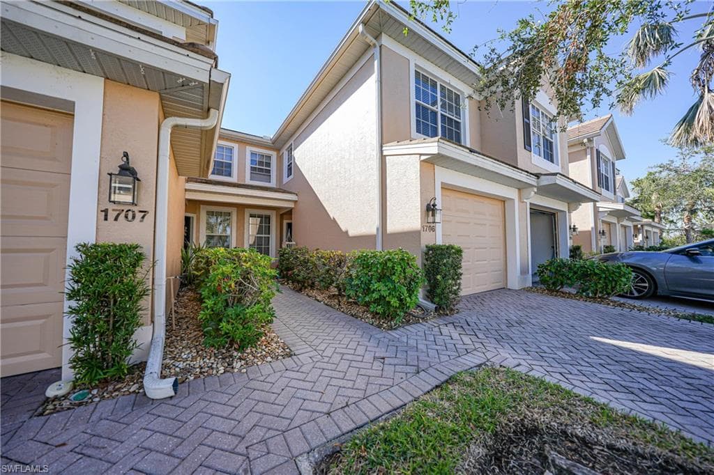 2632 Somerville LOOP 1706 CAPE CORAL, FL 33991