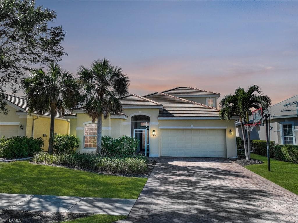 2452 Blackburn CIR CAPE CORAL, FL 33991