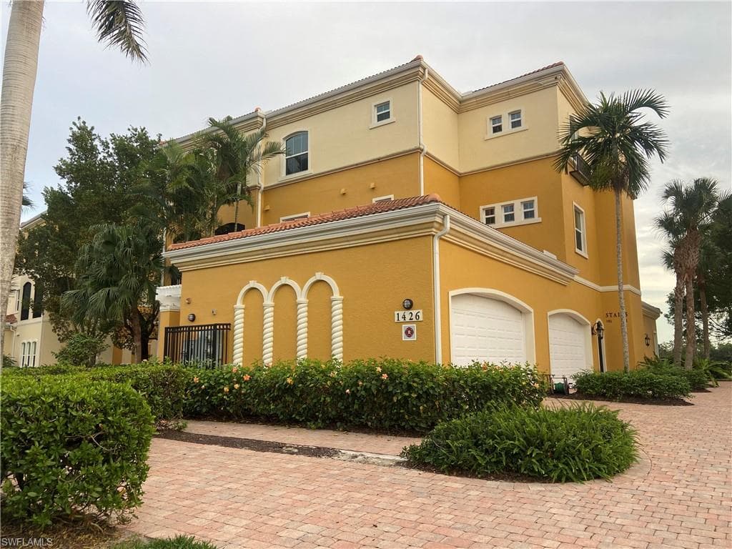 1426 Borghese LN 5-301 NAPLES, FL 34114