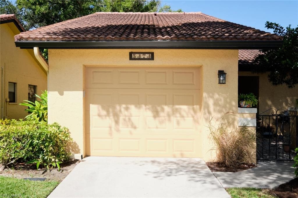 5373 Council LN FORT MYERS, FL 33907