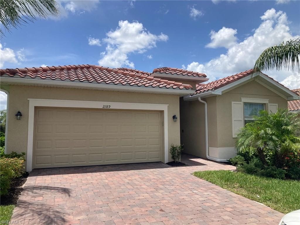 2189 Dancy ST NAPLES, FL 34120