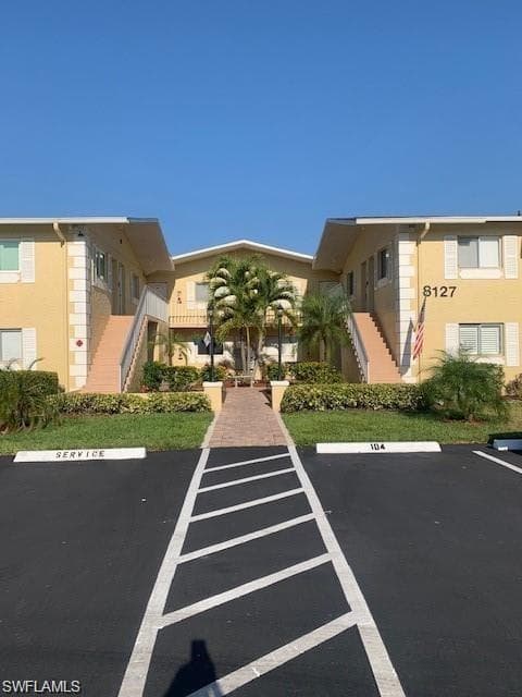 8127 Country RD 203 FORT MYERS, FL 33919