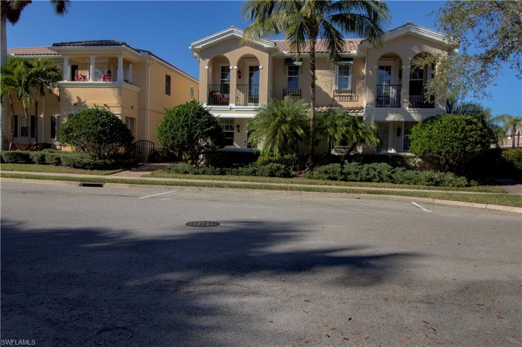 8065 Chianti LN NAPLES, FL 34114