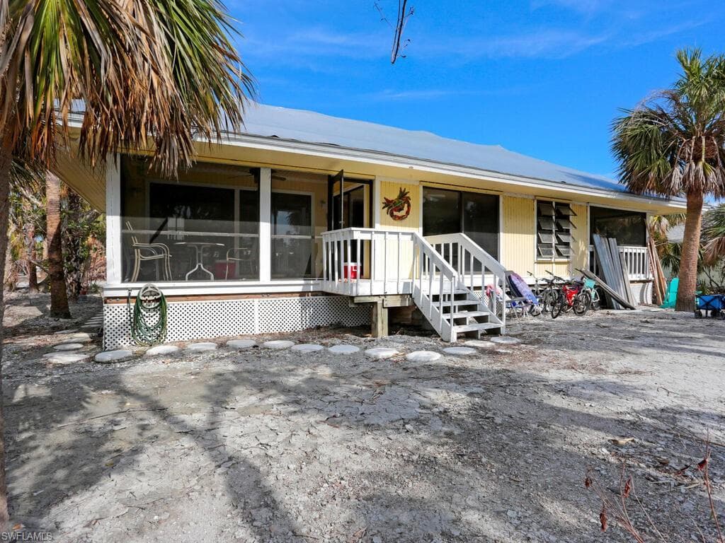 4044 Coquina DR SANIBEL, FL 33957