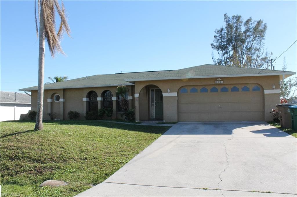 326 SW 28th TER CAPE CORAL, FL 33914