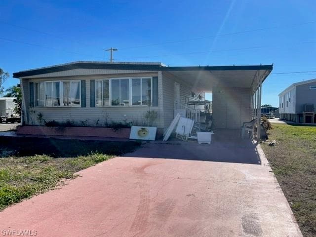 5524 Sir Walter WAY NORTH FORT MYERS, FL 33917