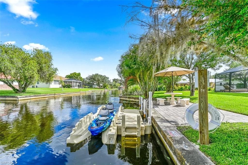 1930 Oak DR ALVA, FL 33920