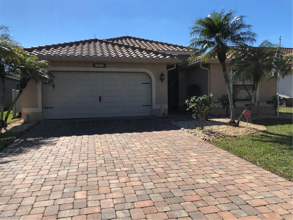 8029 Breton CIR FORT MYERS, FL 33912