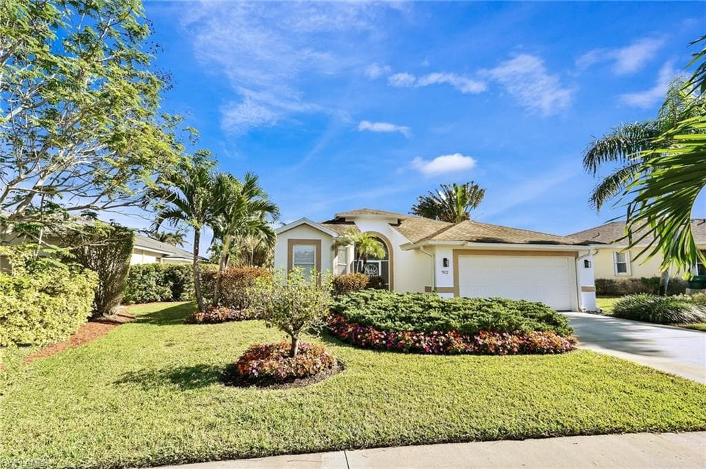 912 Briarwood BLVD NAPLES, FL 34104