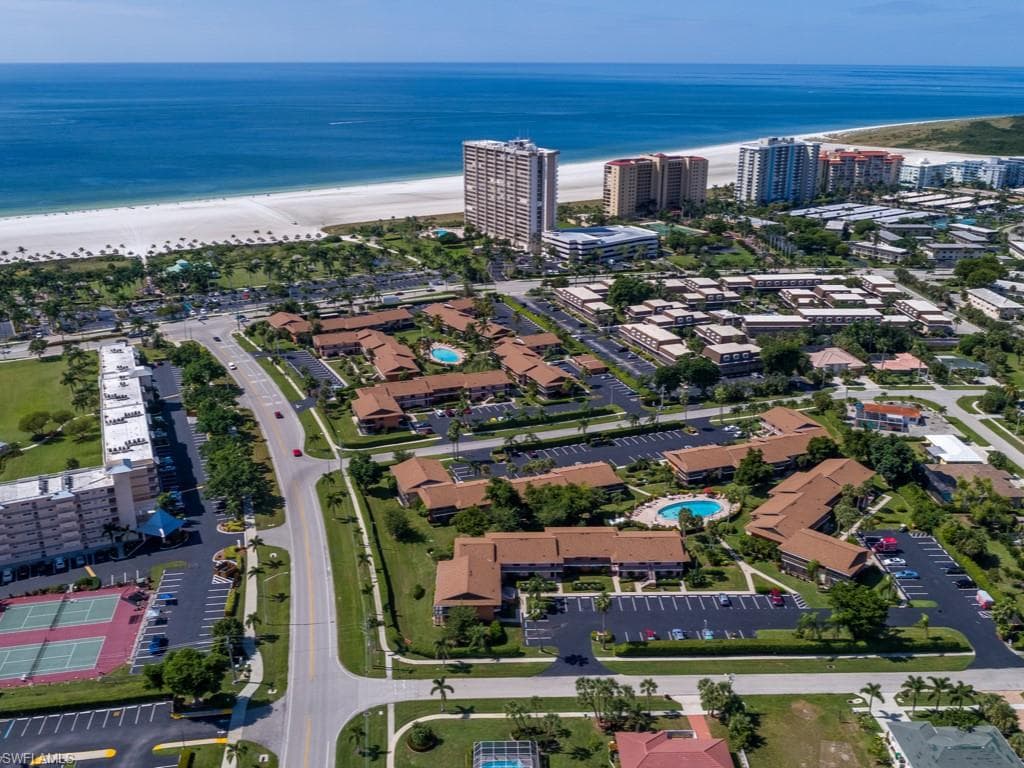 46 Manor TER 8-207 MARCO ISLAND, FL 34145