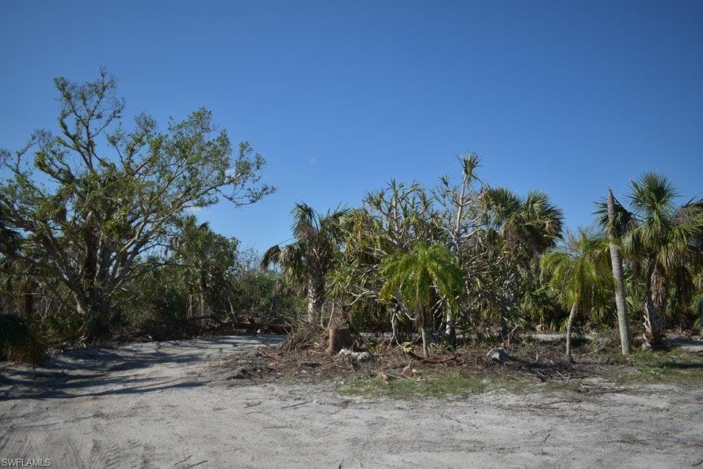 355 Cowry CT N SANIBEL, FL 33957