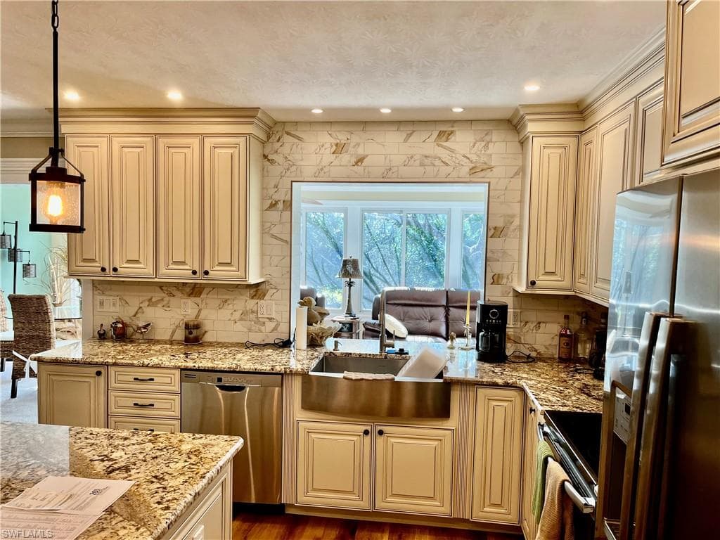 1210 N Brandywine CIR FORT MYERS, FL 33919