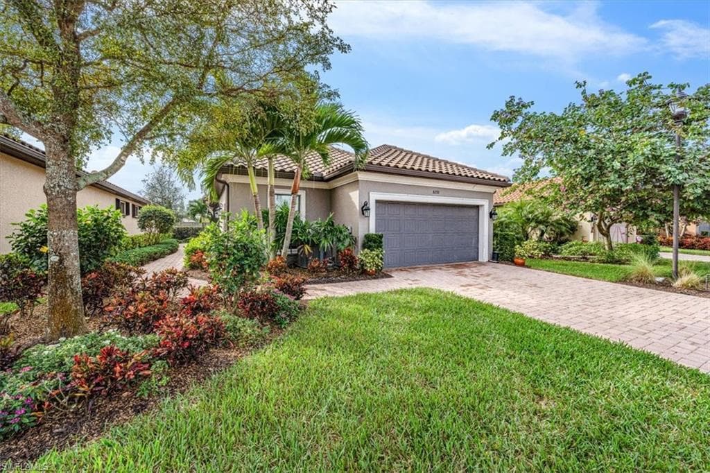 8292 Lucello TER N NAPLES, FL 34114