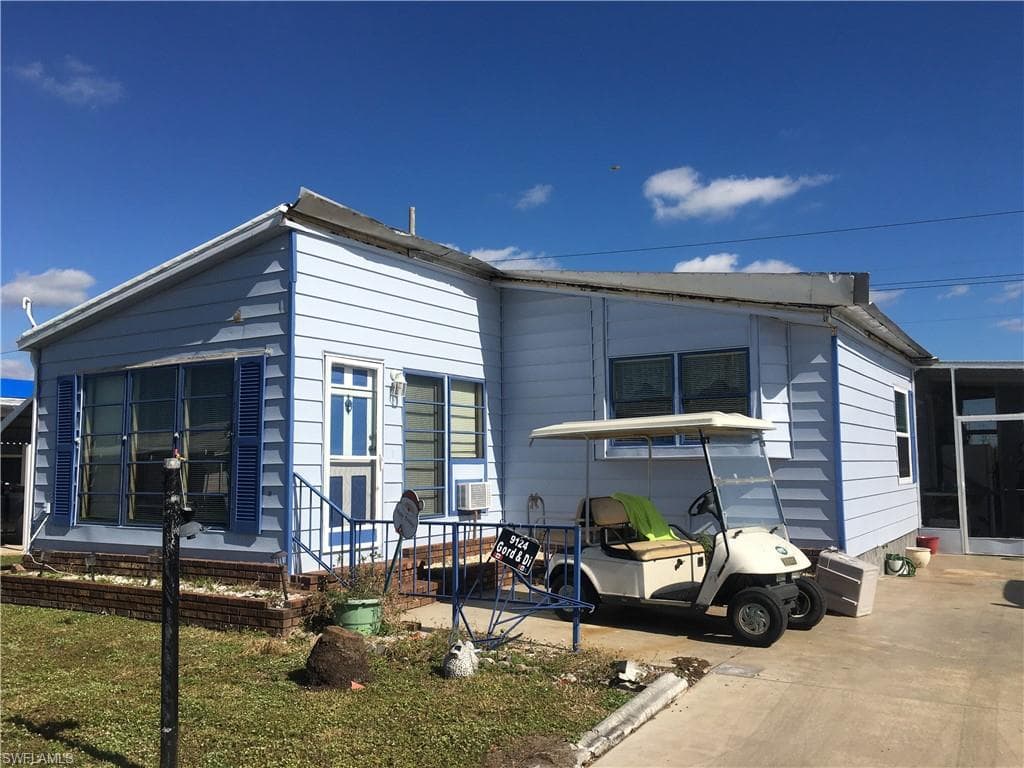 9124 Flamingo CIR NORTH FORT MYERS, FL 33903