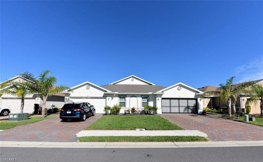 2077 Pigeon Plum WAY NORTH FORT MYERS, FL 33917