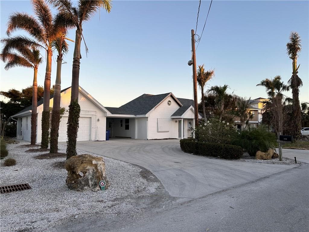 2220 Lemon ST ST. JAMES CITY, FL 33956