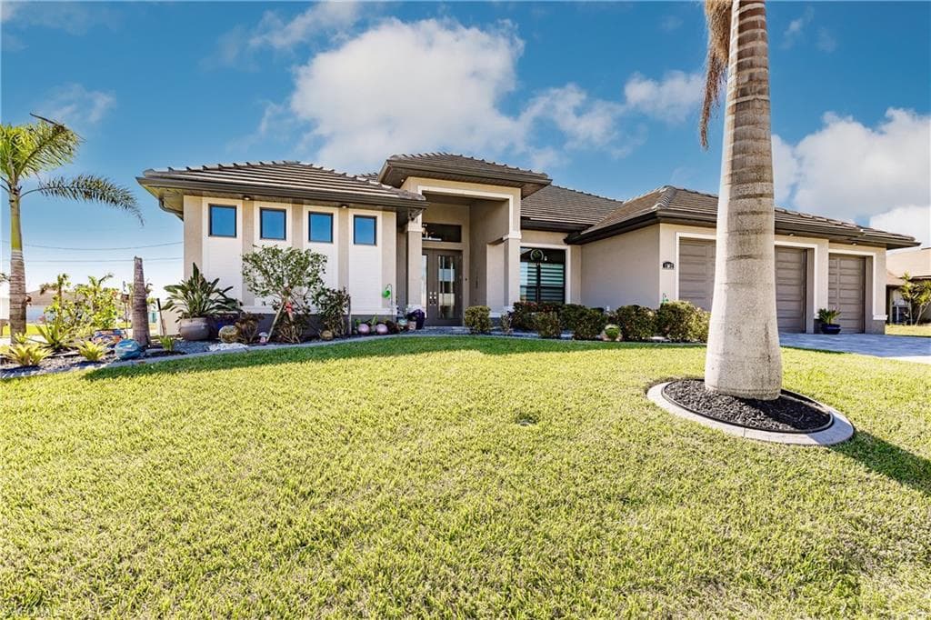 1302 SW 43rd LN CAPE CORAL, FL 33914