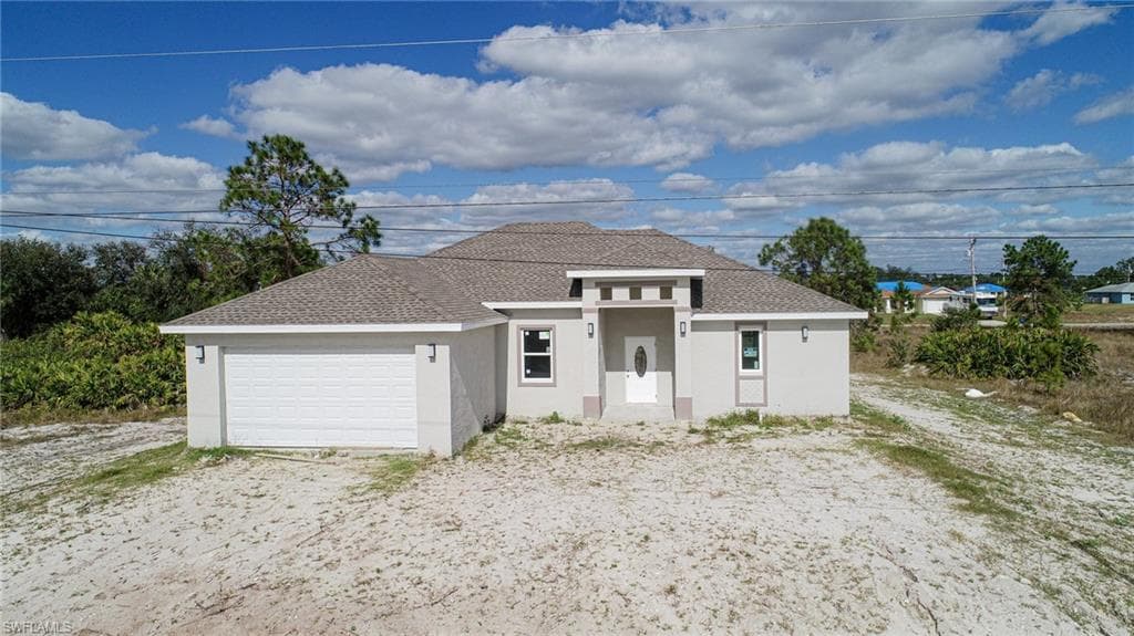 2704 41st ST SW LEHIGH ACRES, FL 33976