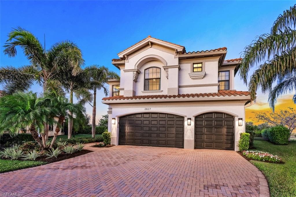 2827 Thunder Bay CIR NAPLES, FL 34119