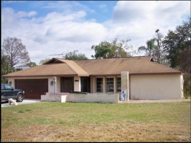 2320 Bishop DR ALVA, FL 33920