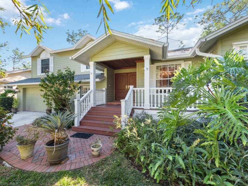 494 Chatham CIR S NAPLES, FL 34110