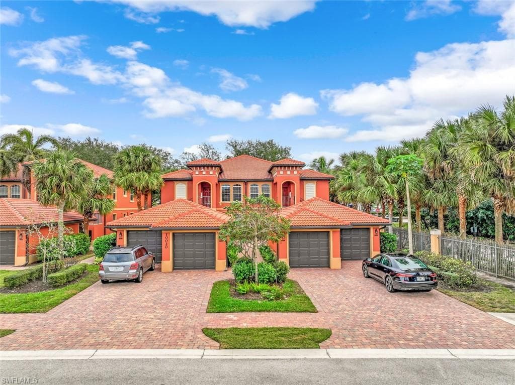 10020 Heather LN 9-903 NAPLES, FL 34119